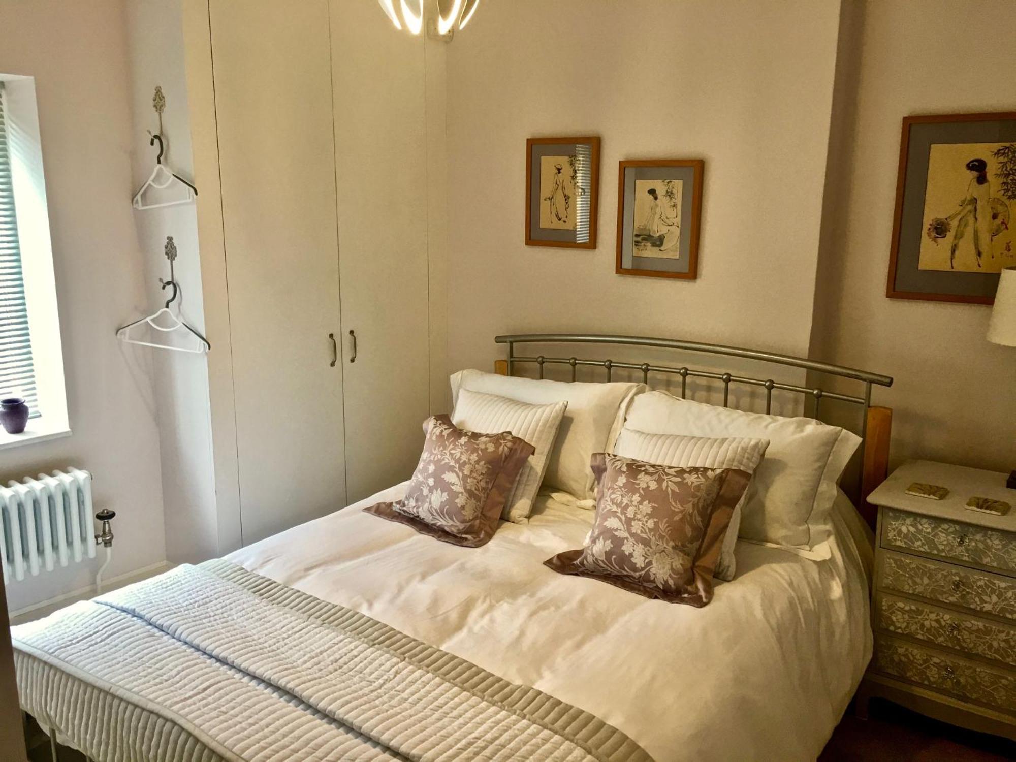 Luxury 2 Bed Apartment With Free Parking 勒德洛 外观 照片